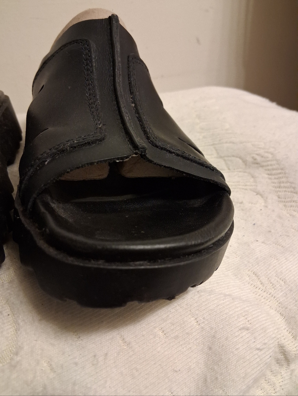Mens BASS Black Leather Slide Sandals size 7 - Picture 2 of 16